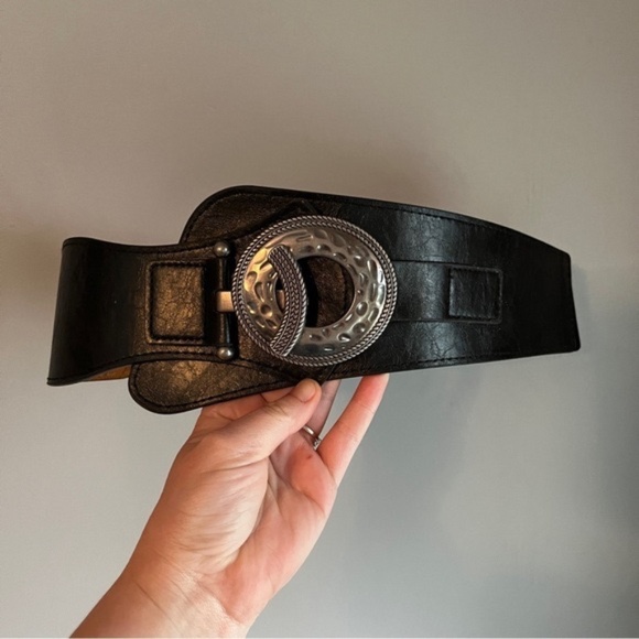 Western Style Belt With Clasp Black Elastic In Back - Picture 3 of 8